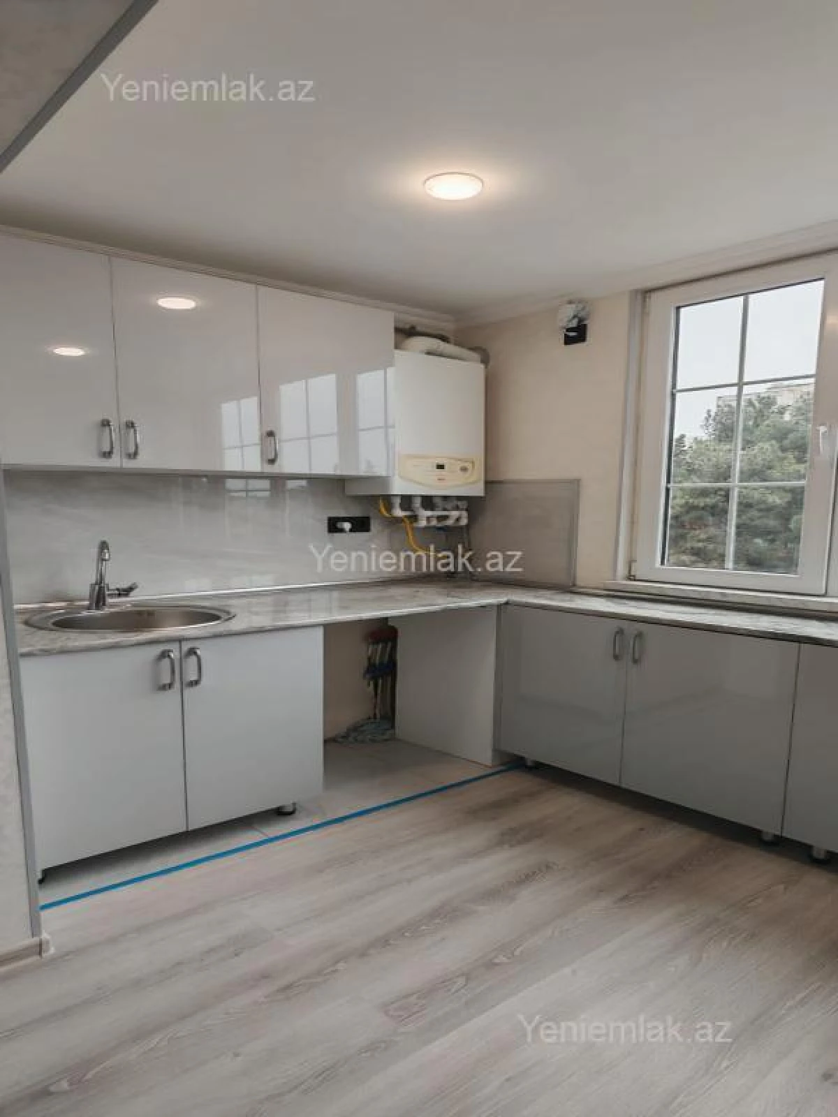 Satılır 2 otaqlı köhnə tikili 35 m²