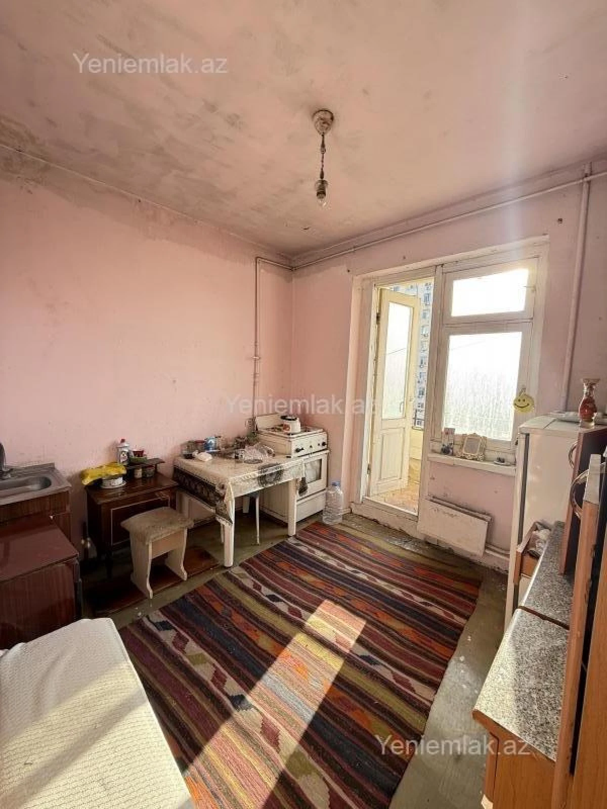 Satılır 3 otaqlı köhnə tikili 100 m²