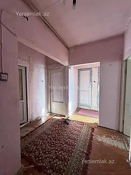 Satılır 3 otaqlı köhnə tikili 100 m²