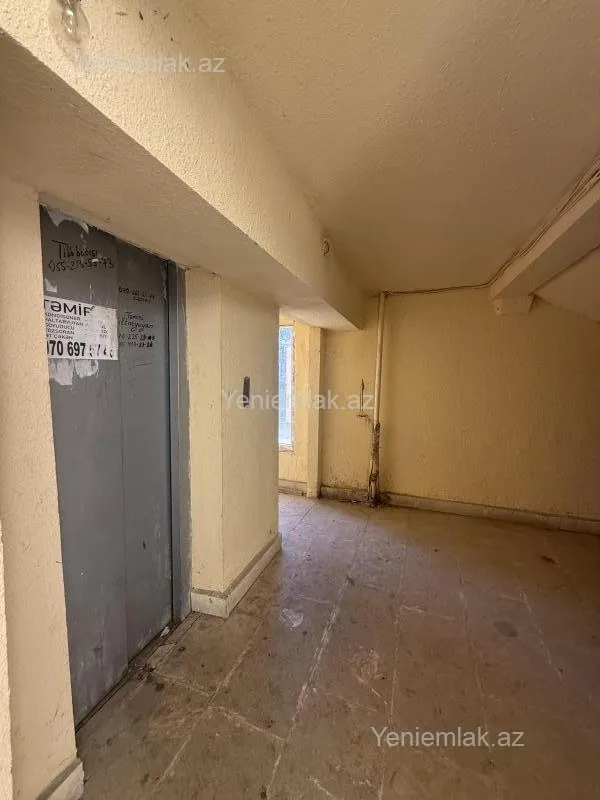 Satılır 3 otaqlı köhnə tikili 100 m²