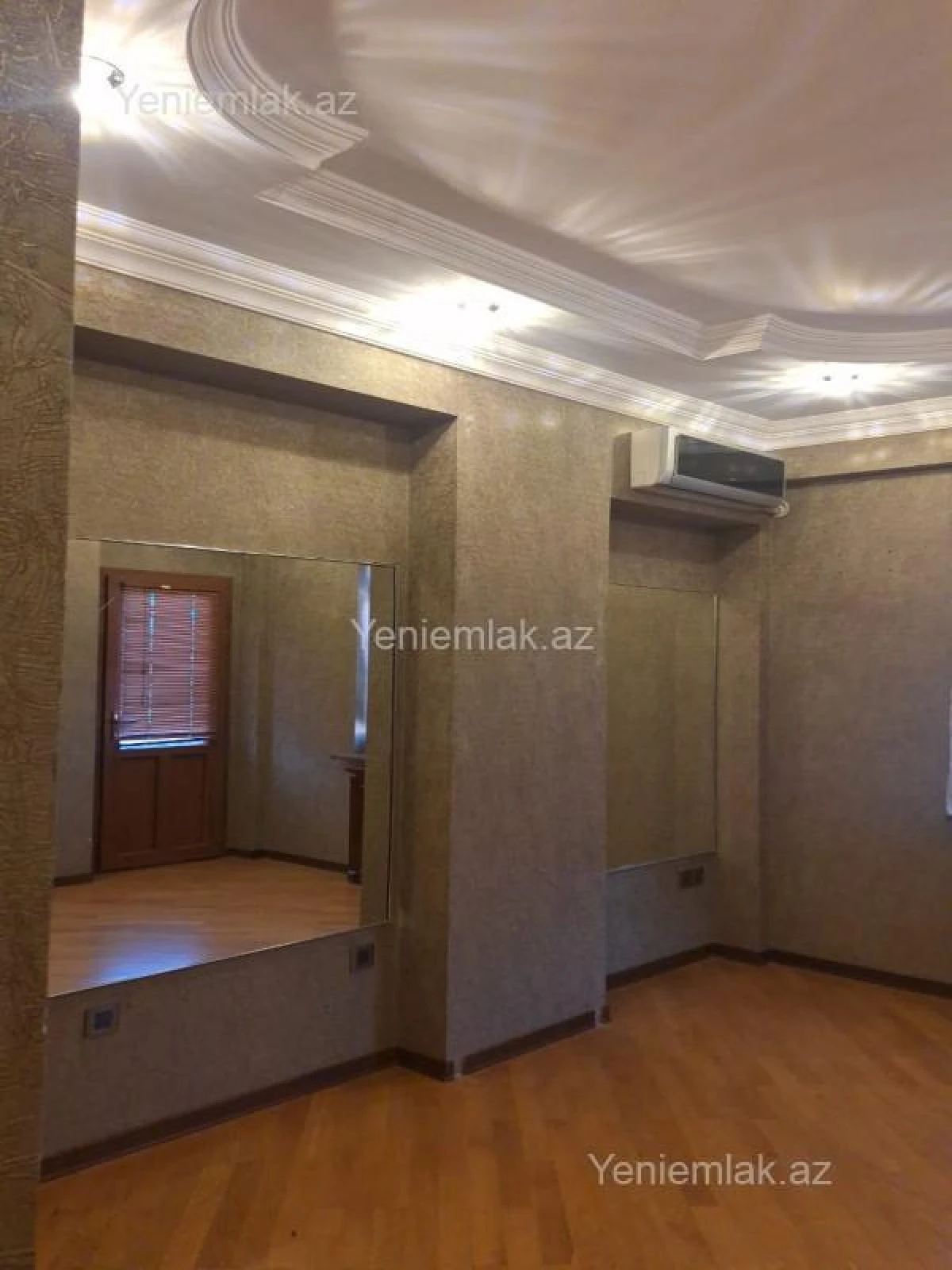 Satılır 5 otaqlı yeni tikili 242 m²