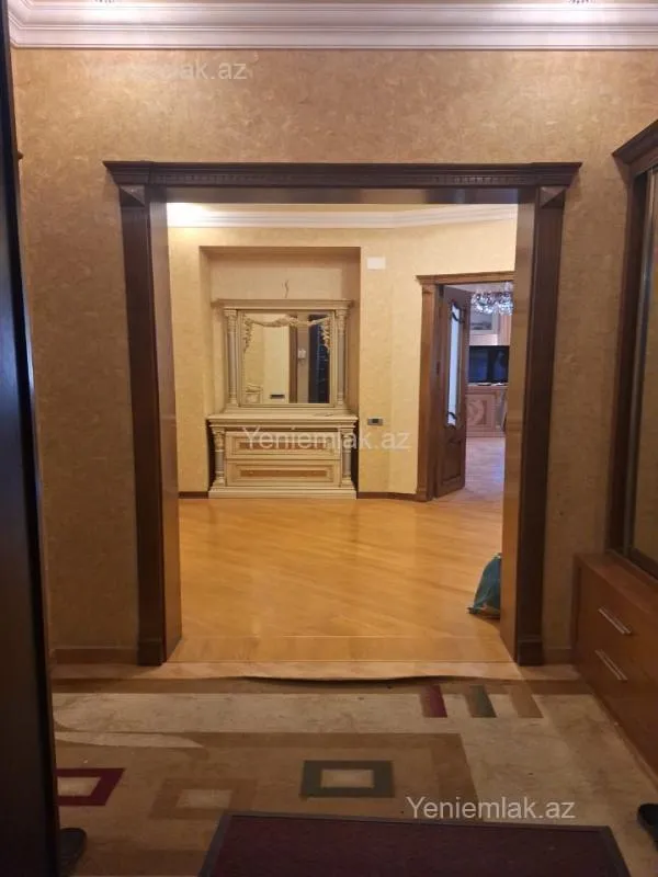 Satılır 5 otaqlı yeni tikili 242 m²