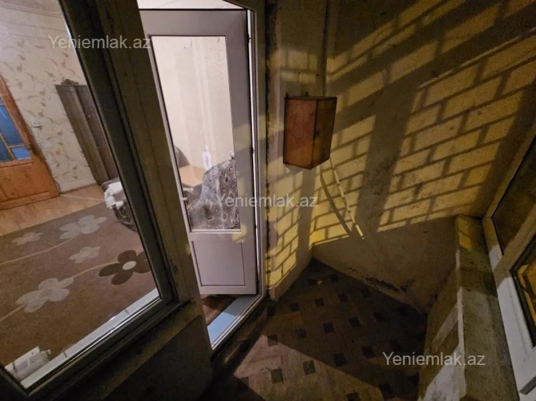 Satılır 2 otaqlı köhnə tikili 55 m²