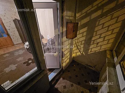 Satılır 2 otaqlı köhnə tikili 55 m²