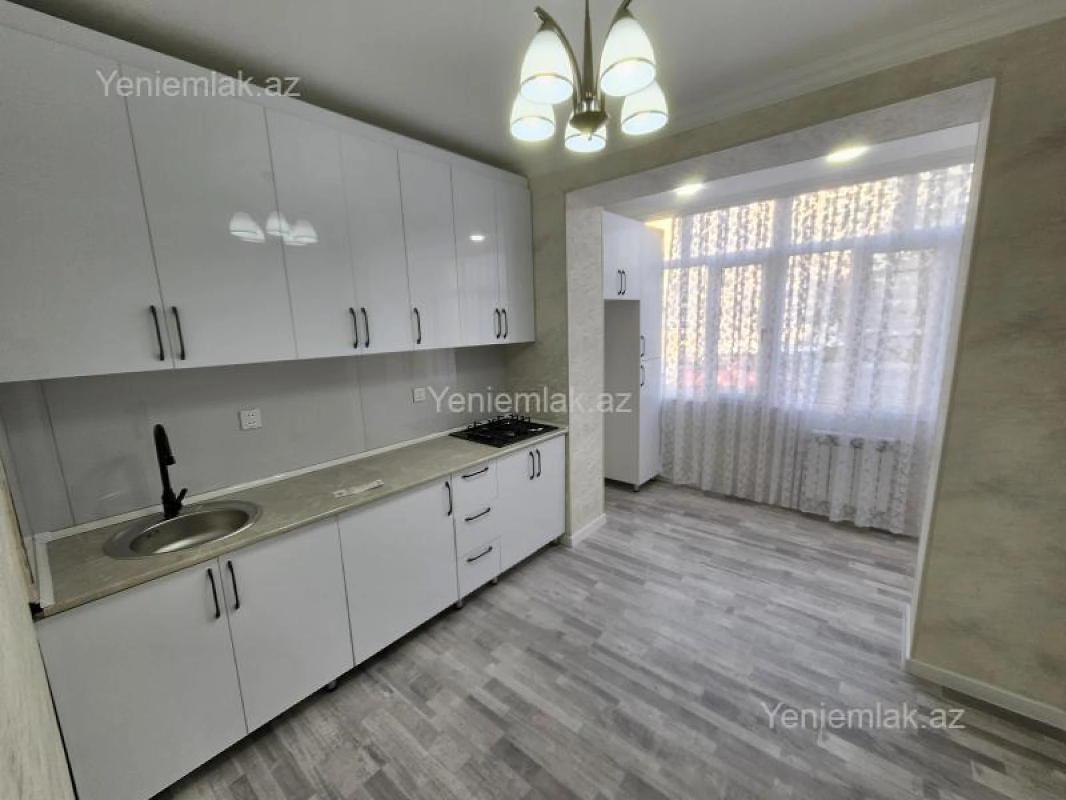 Satılır 2 otaqlı köhnə tikili 60 m²