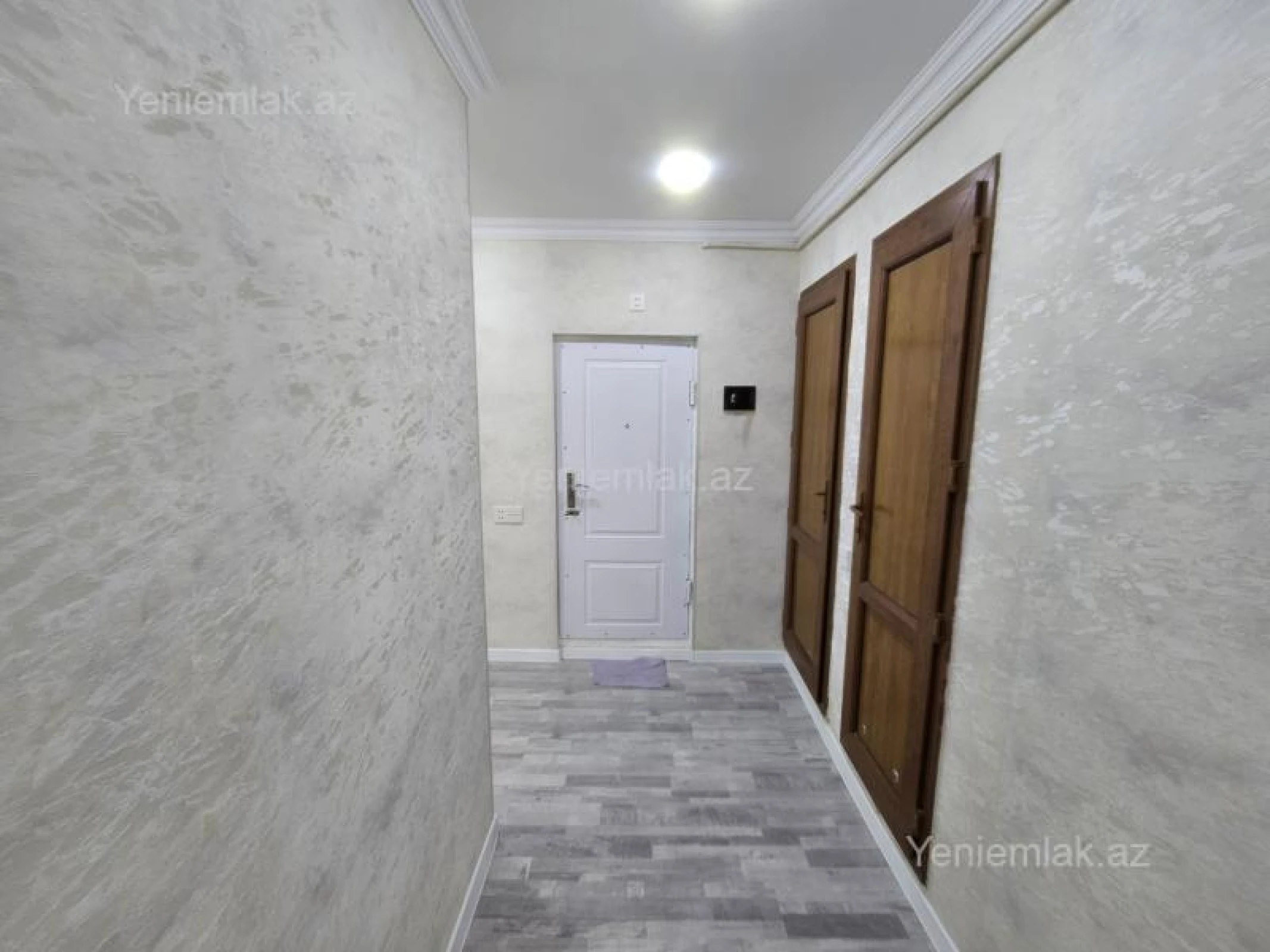 Satılır 2 otaqlı köhnə tikili 60 m²