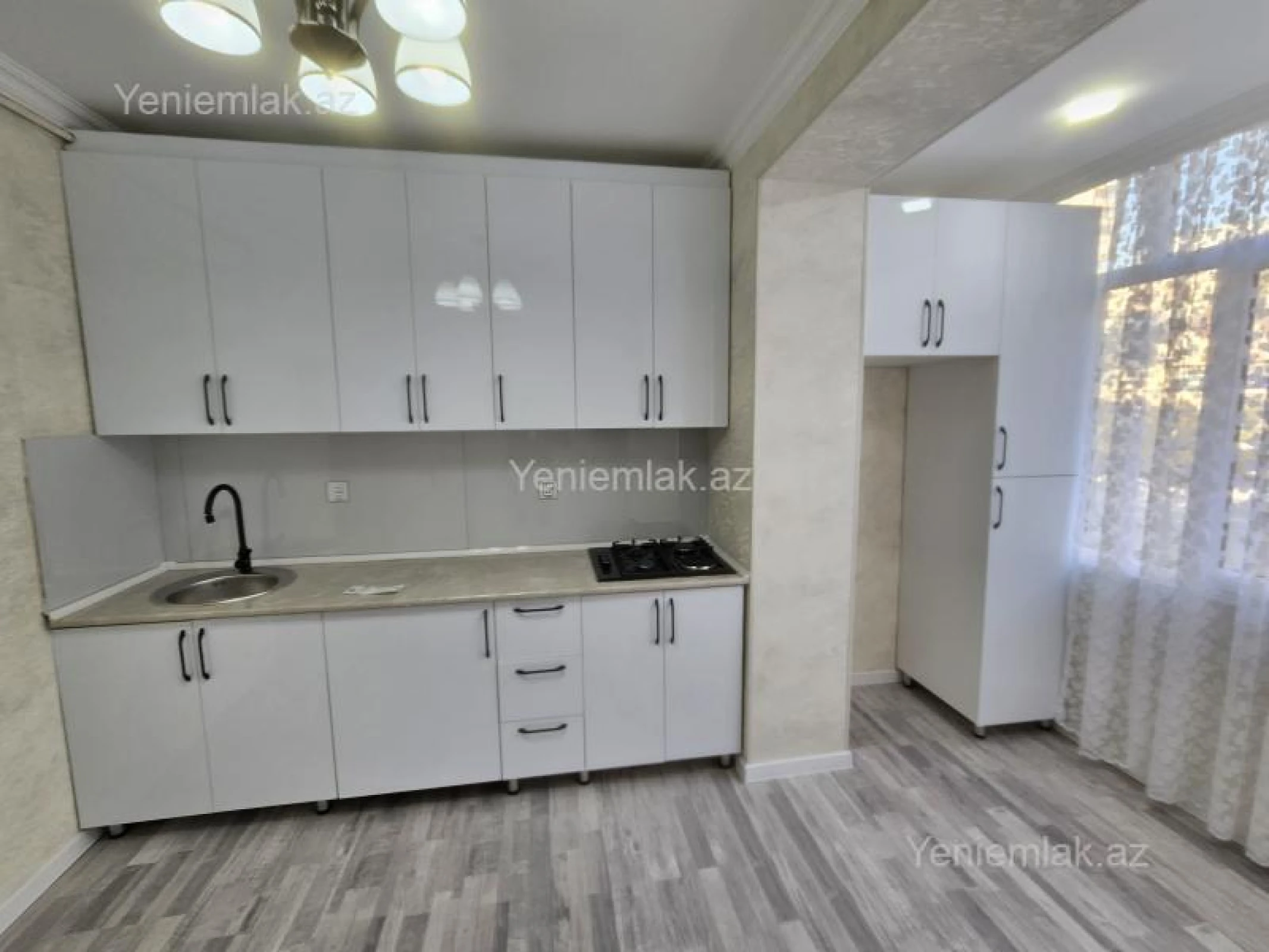 Satılır 2 otaqlı köhnə tikili 60 m²