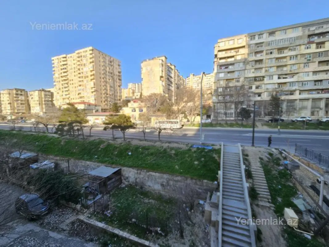 Satılır 2 otaqlı köhnə tikili 60 m²