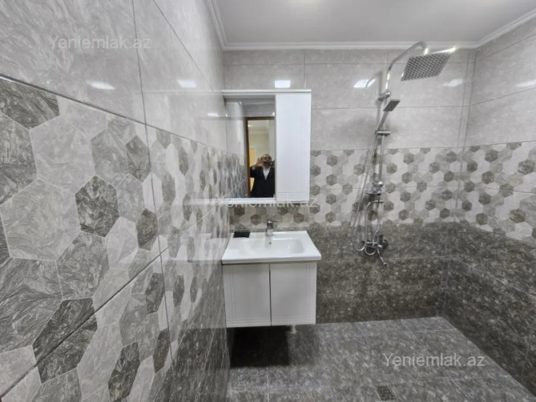 Satılır 2 otaqlı köhnə tikili 60 m²