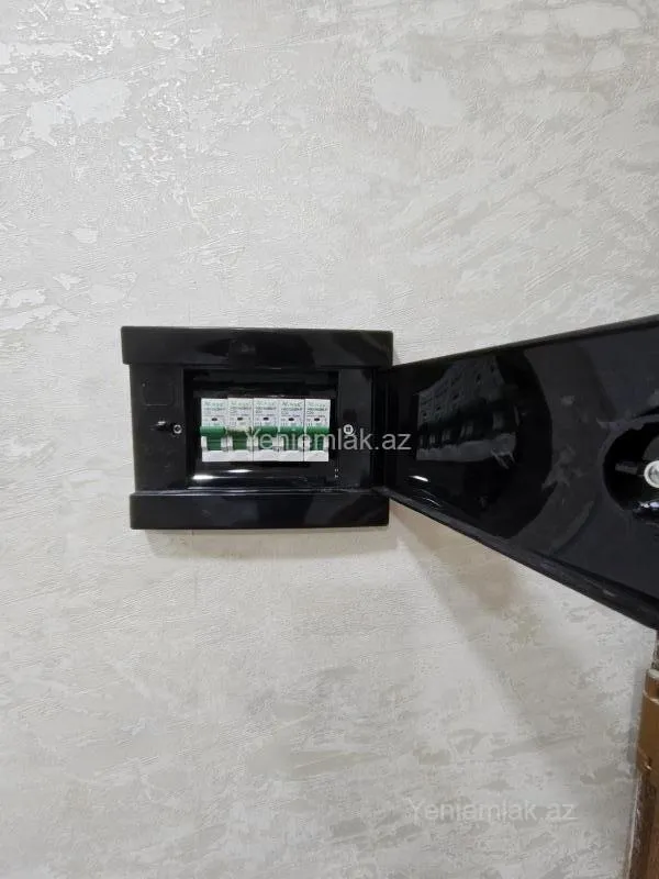 Satılır 2 otaqlı köhnə tikili 60 m²