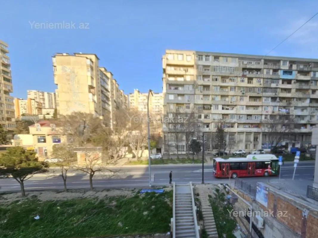 Satılır 2 otaqlı köhnə tikili 60 m²