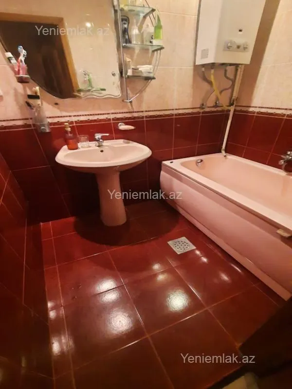 Satılır 3 otaqlı köhnə tikili 80 m²