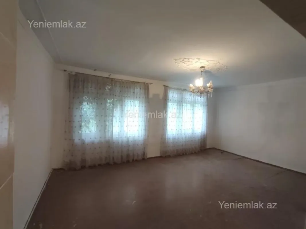 Satılır 3 otaqlı köhnə tikili 80 m²