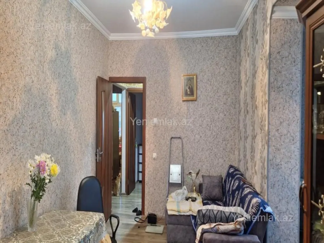 Satılır 2 otaqlı köhnə tikili 60 m²