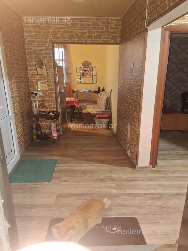Satılır 2 otaqlı köhnə tikili 60 m²
