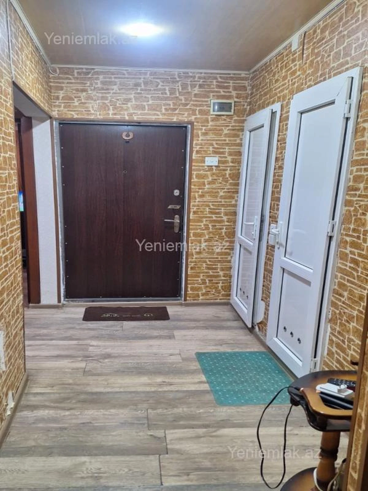 Satılır 2 otaqlı köhnə tikili 60 m²