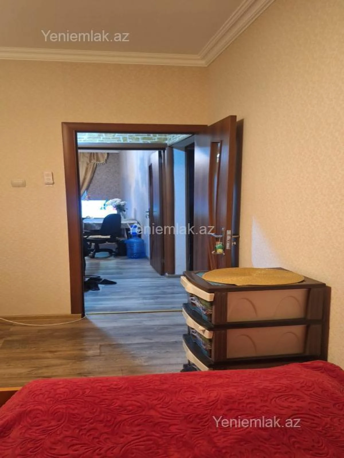 Satılır 2 otaqlı köhnə tikili 60 m²