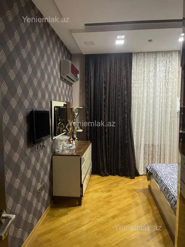 Satılır 4 otaqlı yeni tikili 131 m²