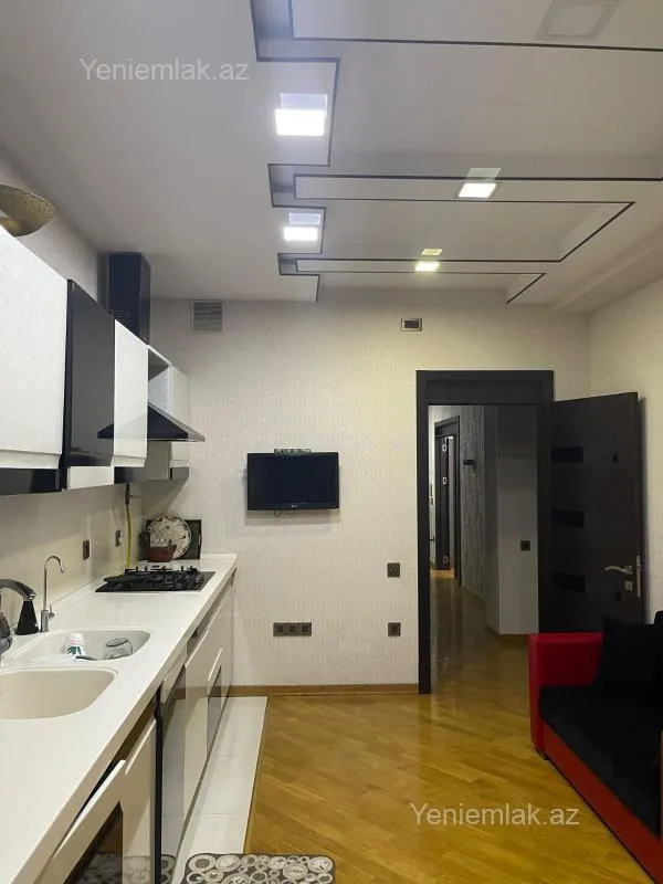Satılır 4 otaqlı yeni tikili 131 m²