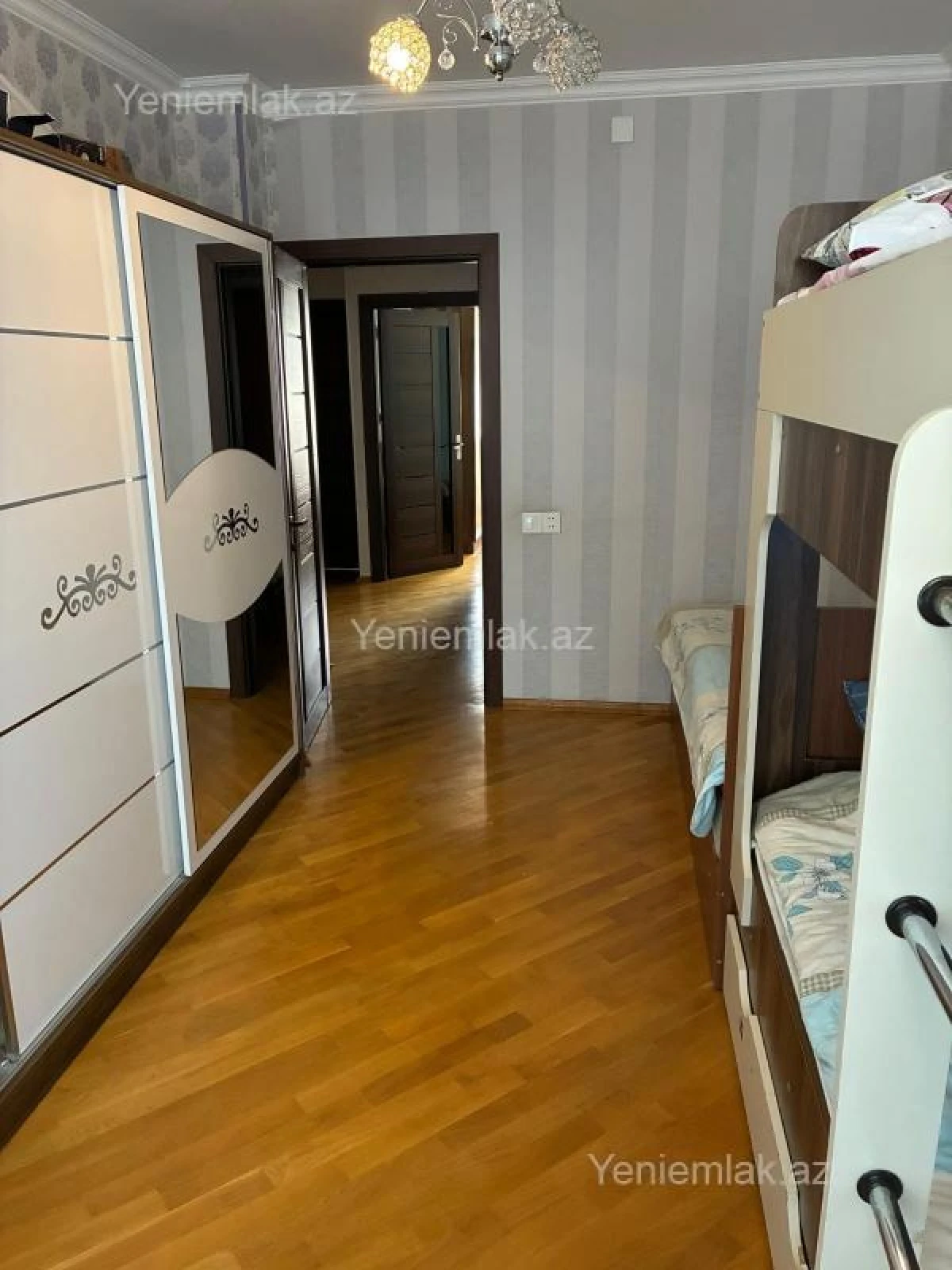Satılır 3 otaqlı köhnə tikili 80 m²