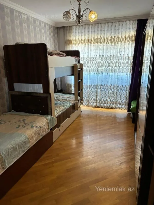 Satılır 3 otaqlı köhnə tikili 80 m²