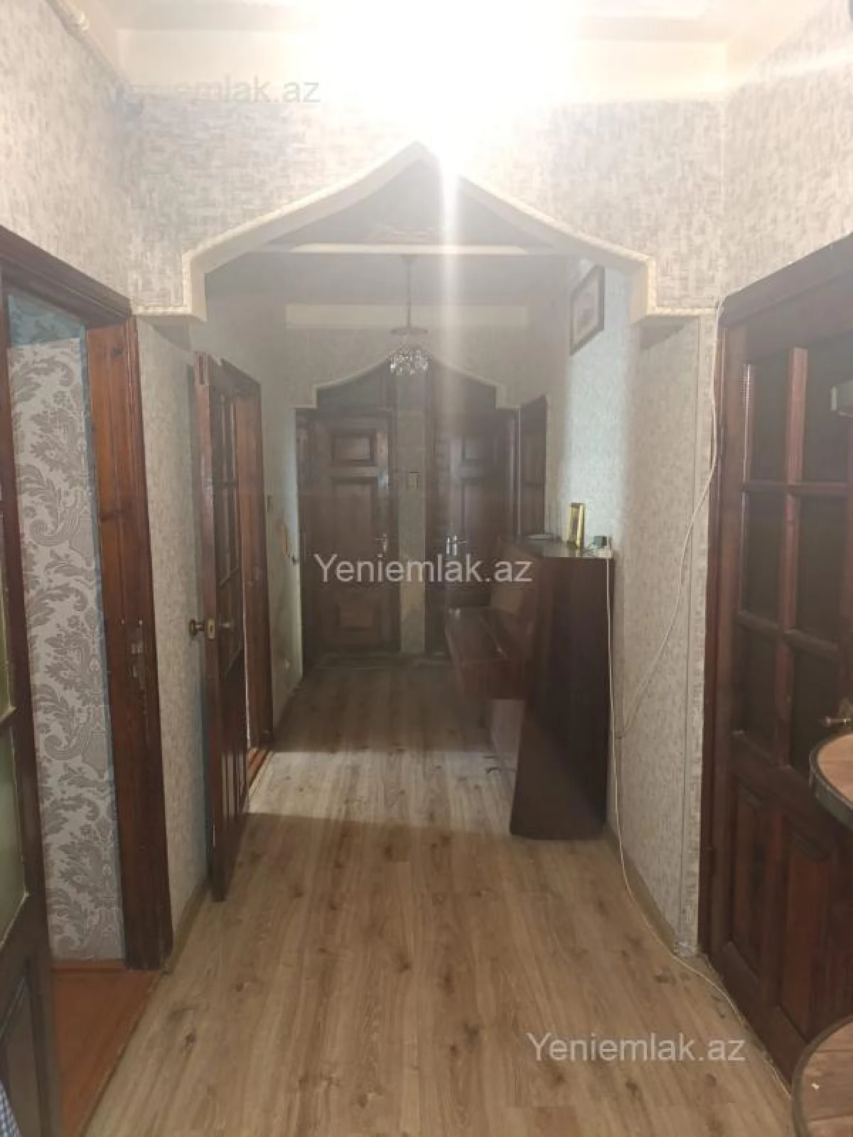 Satılır 4 otaqlı köhnə tikili 100 m²
