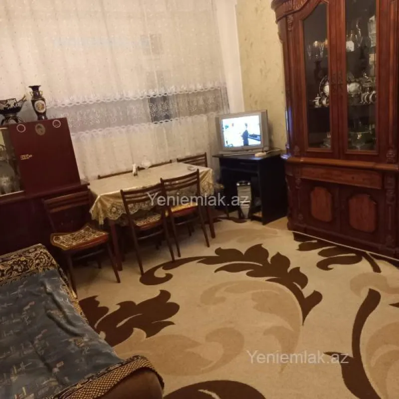 Satılır 4 otaqlı köhnə tikili 95 m²