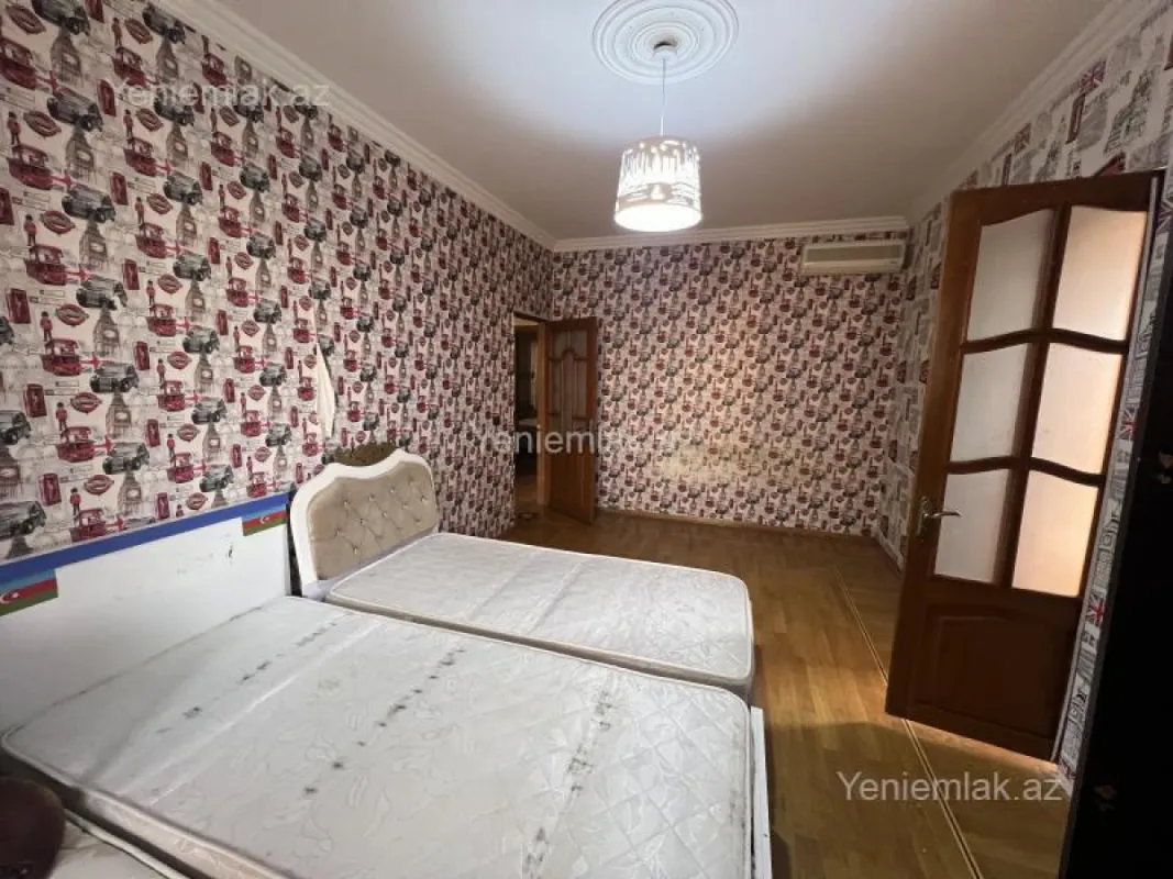 Satılır 3 otaqlı köhnə tikili 80 m²