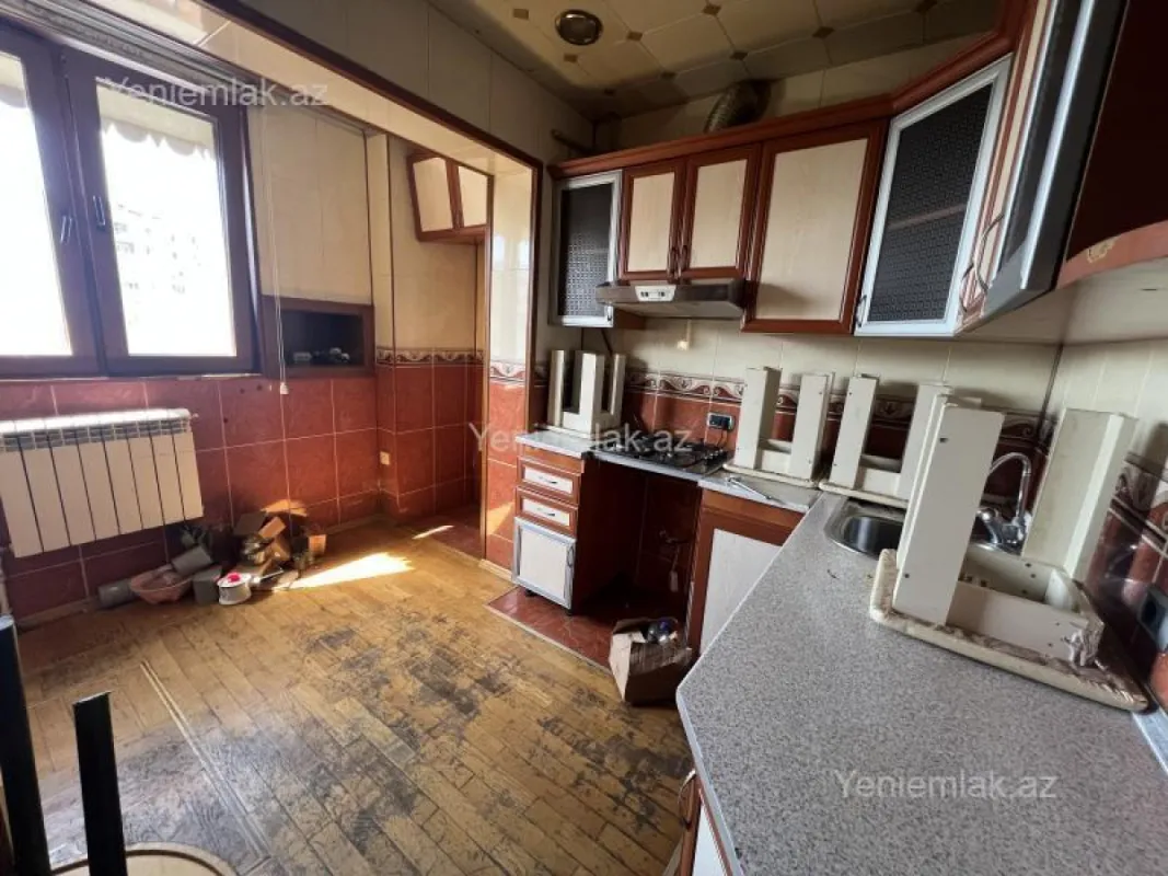 Satılır 3 otaqlı köhnə tikili 80 m²