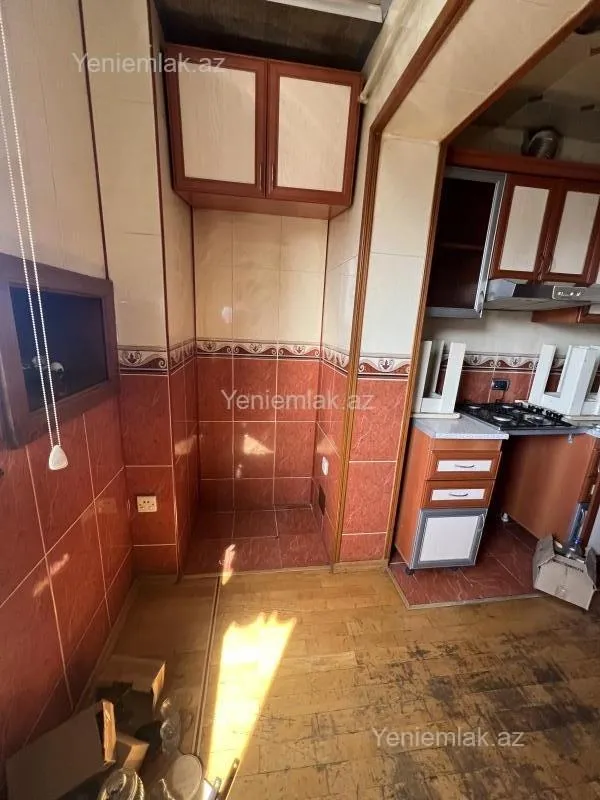Satılır 3 otaqlı köhnə tikili 80 m²