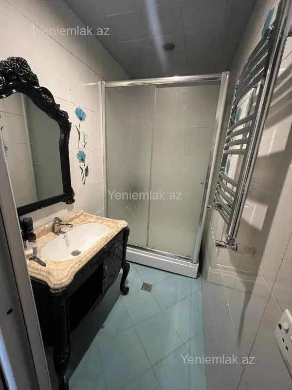 Satılır 3 otaqlı köhnə tikili 80 m²