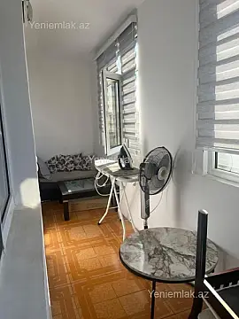 Satılır 3 otaqlı köhnə tikili 80 m²