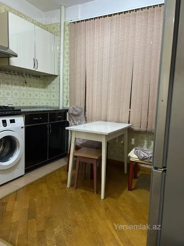 Satılır 2 otaqlı köhnə tikili 60 m²