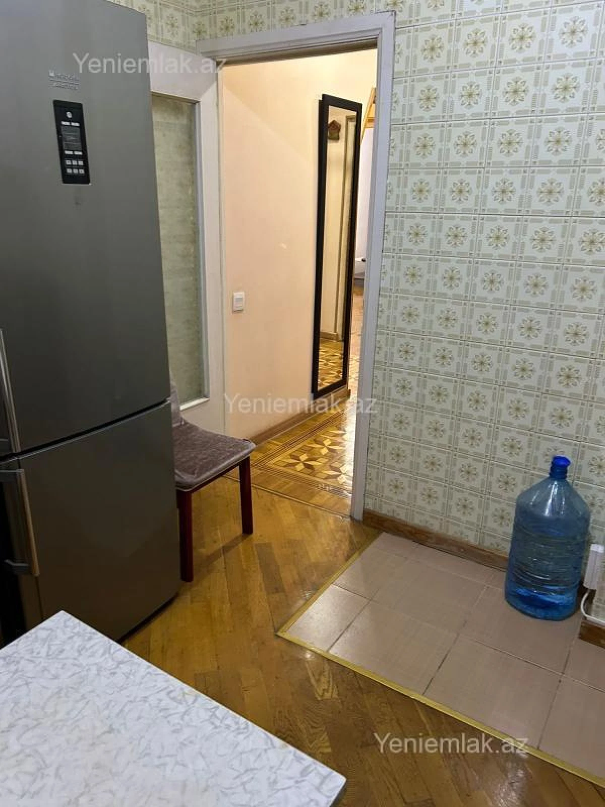 Satılır 2 otaqlı köhnə tikili 60 m²