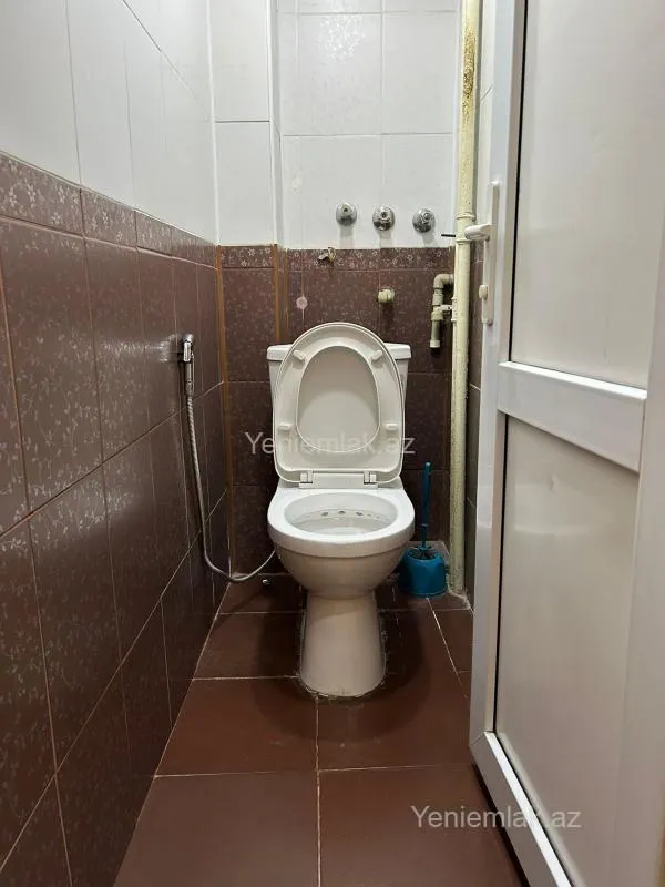 Satılır 2 otaqlı köhnə tikili 60 m²
