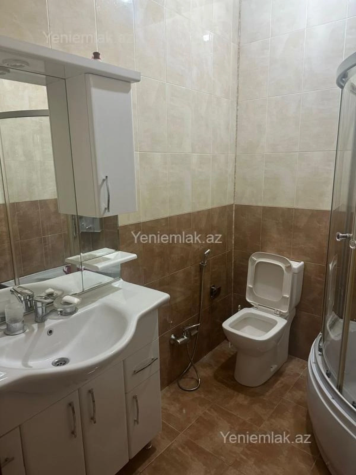 Satılır 3 otaqlı yeni tikili 120 m²