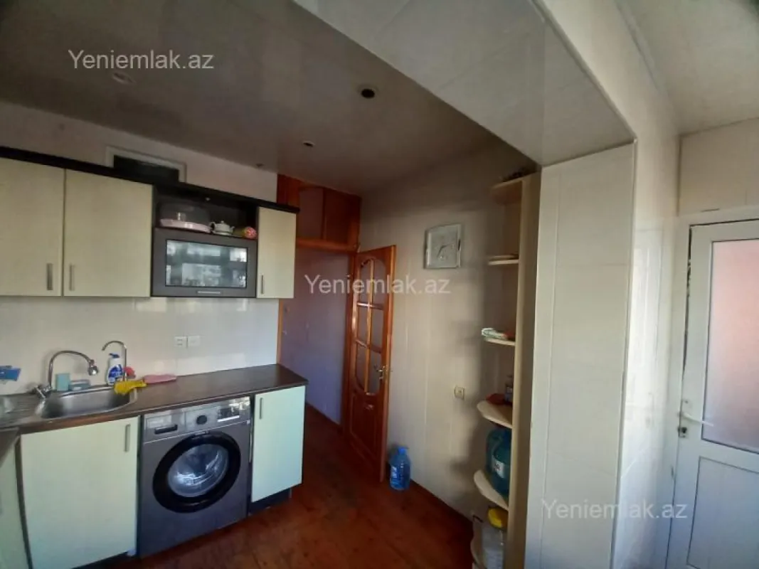 Satılır 4 otaqlı köhnə tikili 85 m²