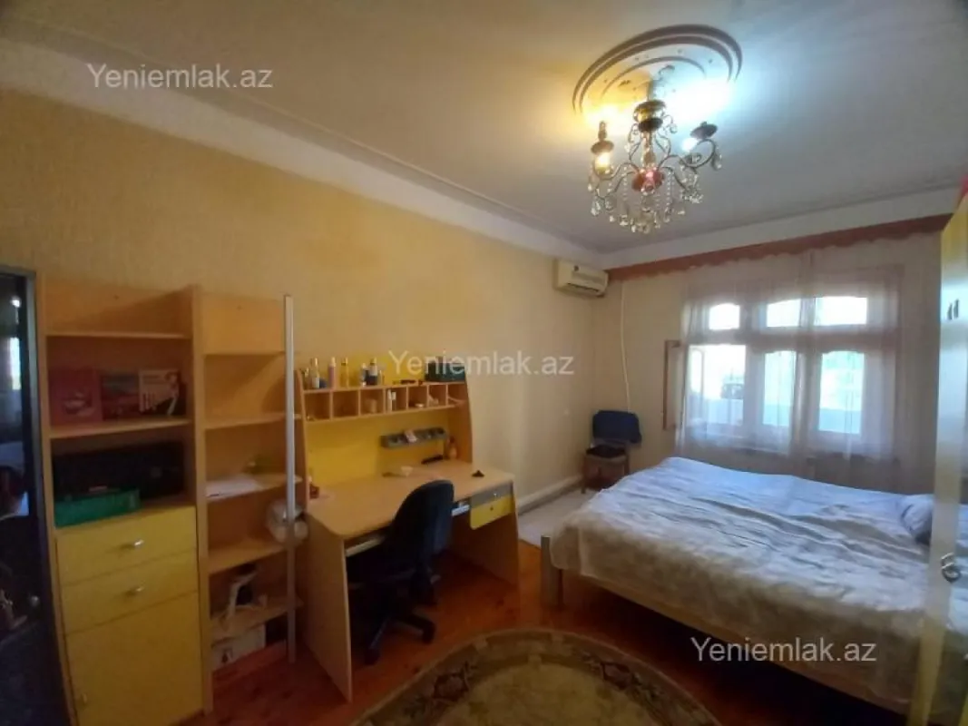 Satılır 4 otaqlı köhnə tikili 85 m²