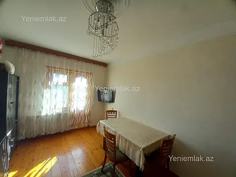 Satılır 4 otaqlı köhnə tikili 85 m²