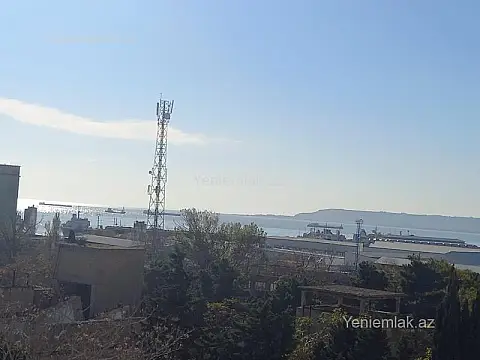 Satılır 4 otaqlı köhnə tikili 85 m²