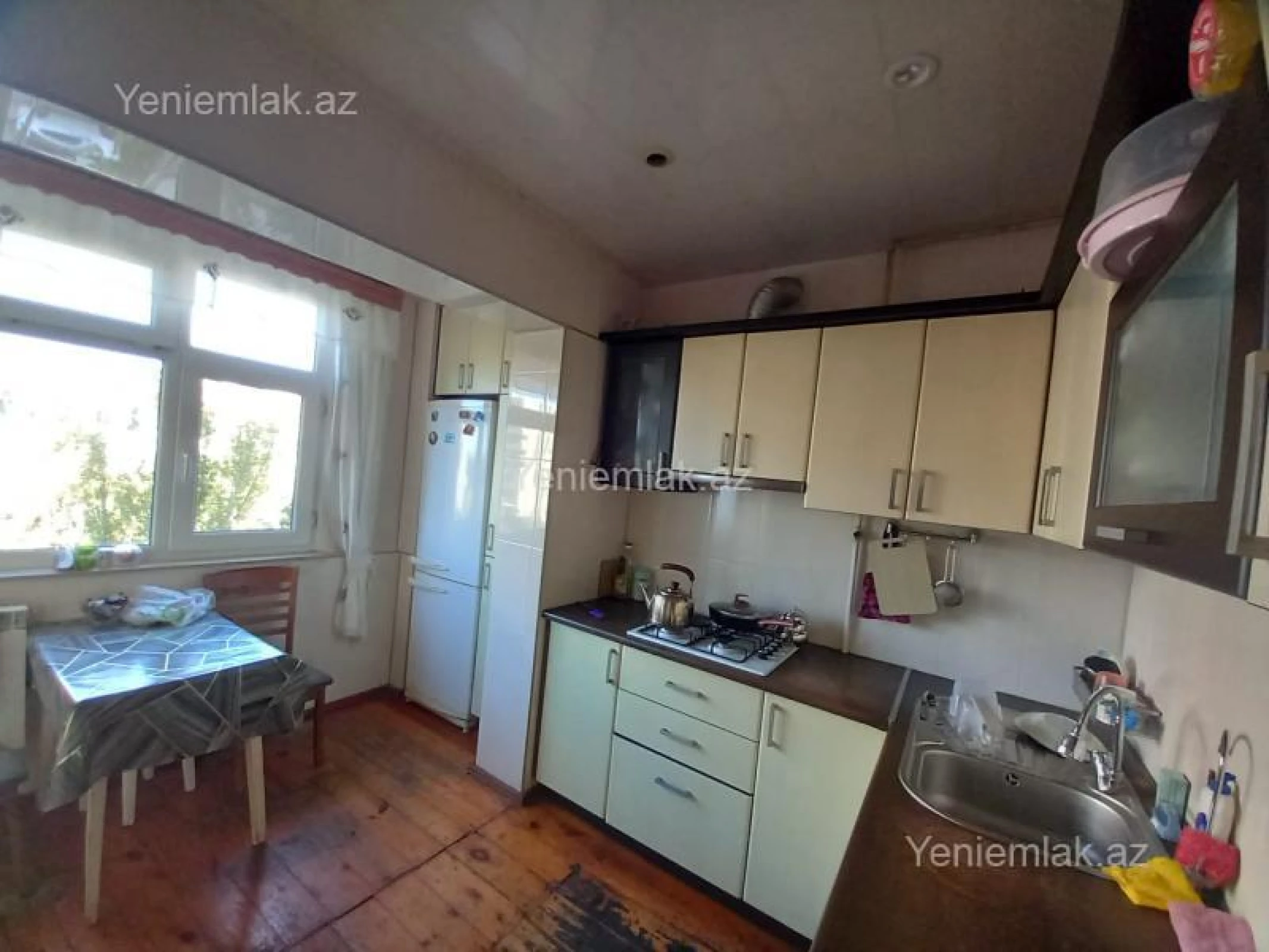 Satılır 4 otaqlı köhnə tikili 85 m²