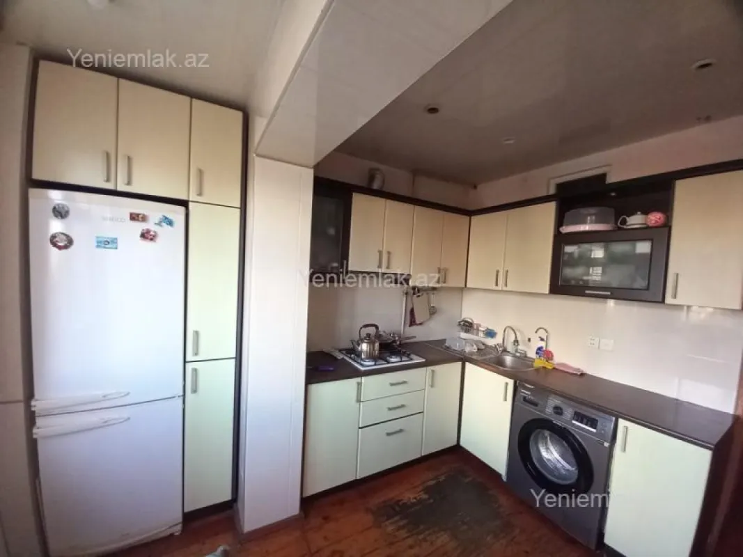 Satılır 4 otaqlı köhnə tikili 85 m²