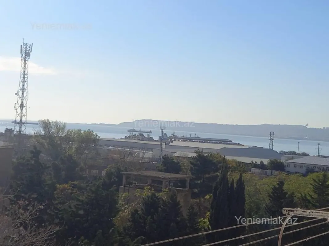 Satılır 4 otaqlı köhnə tikili 85 m²