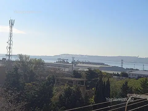 Satılır 4 otaqlı köhnə tikili 85 m²