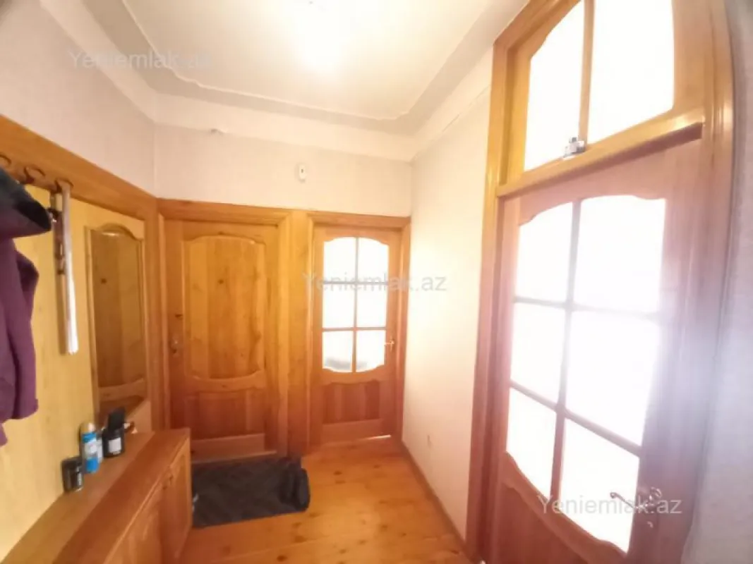 Satılır 4 otaqlı köhnə tikili 85 m²
