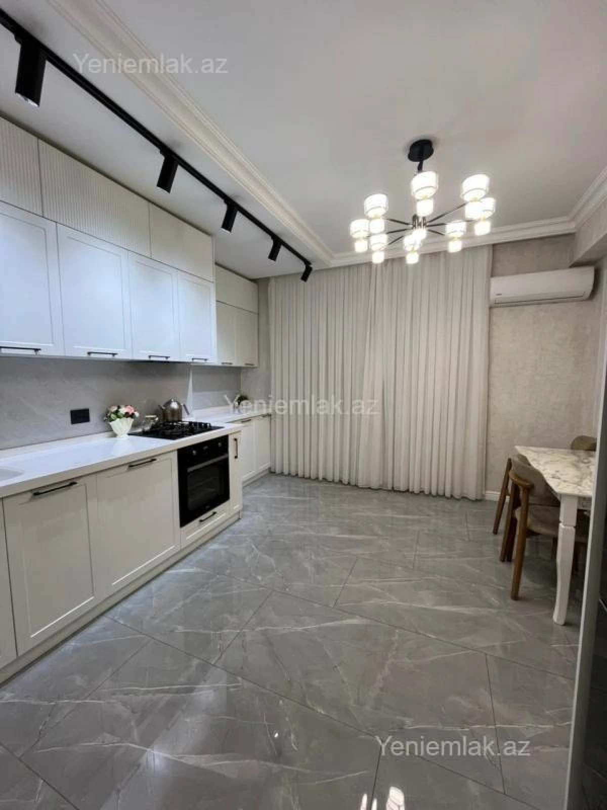 Satılır 4 otaqlı yeni tikili 127 m²