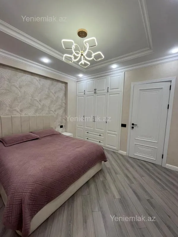 Satılır 4 otaqlı yeni tikili 127 m²
