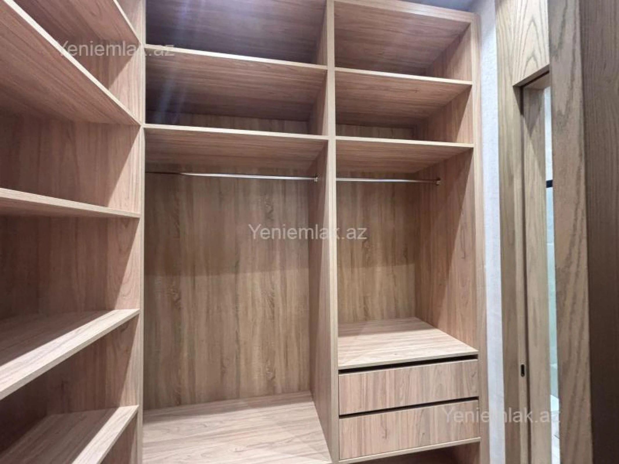 Satılır 5 otaqlı həyət evi 250 m²