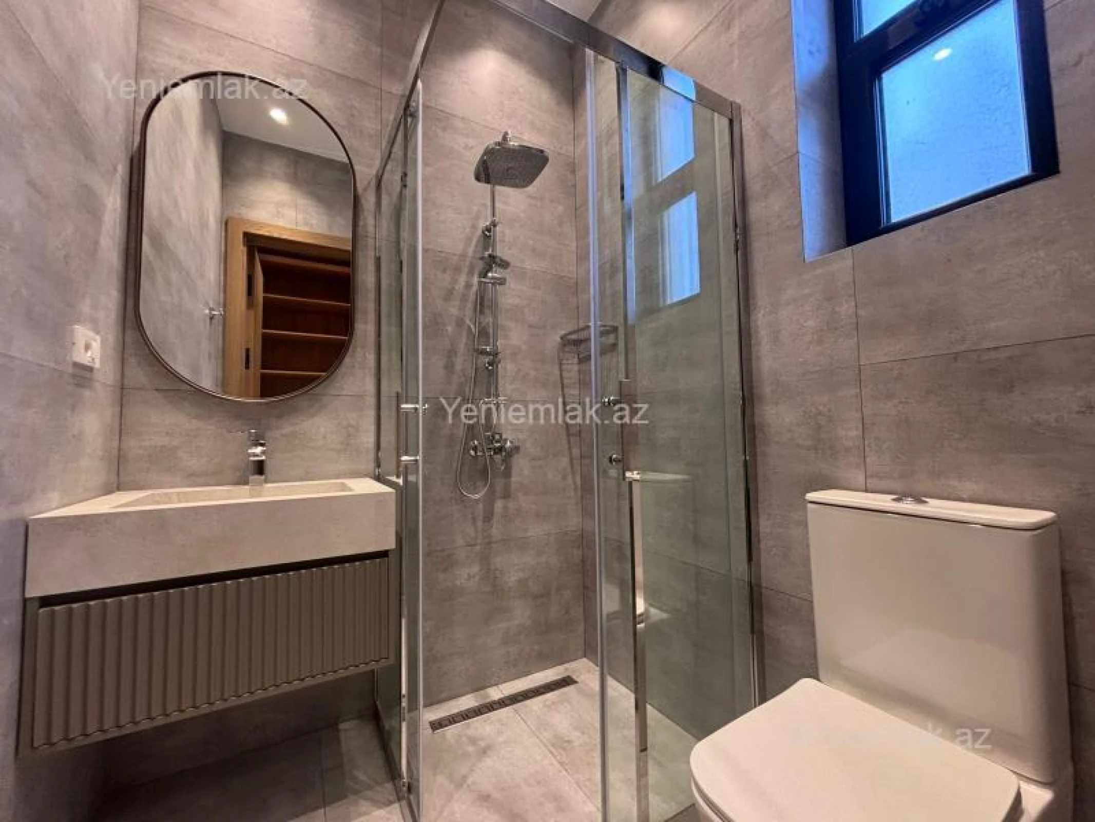 Satılır 5 otaqlı həyət evi 250 m²