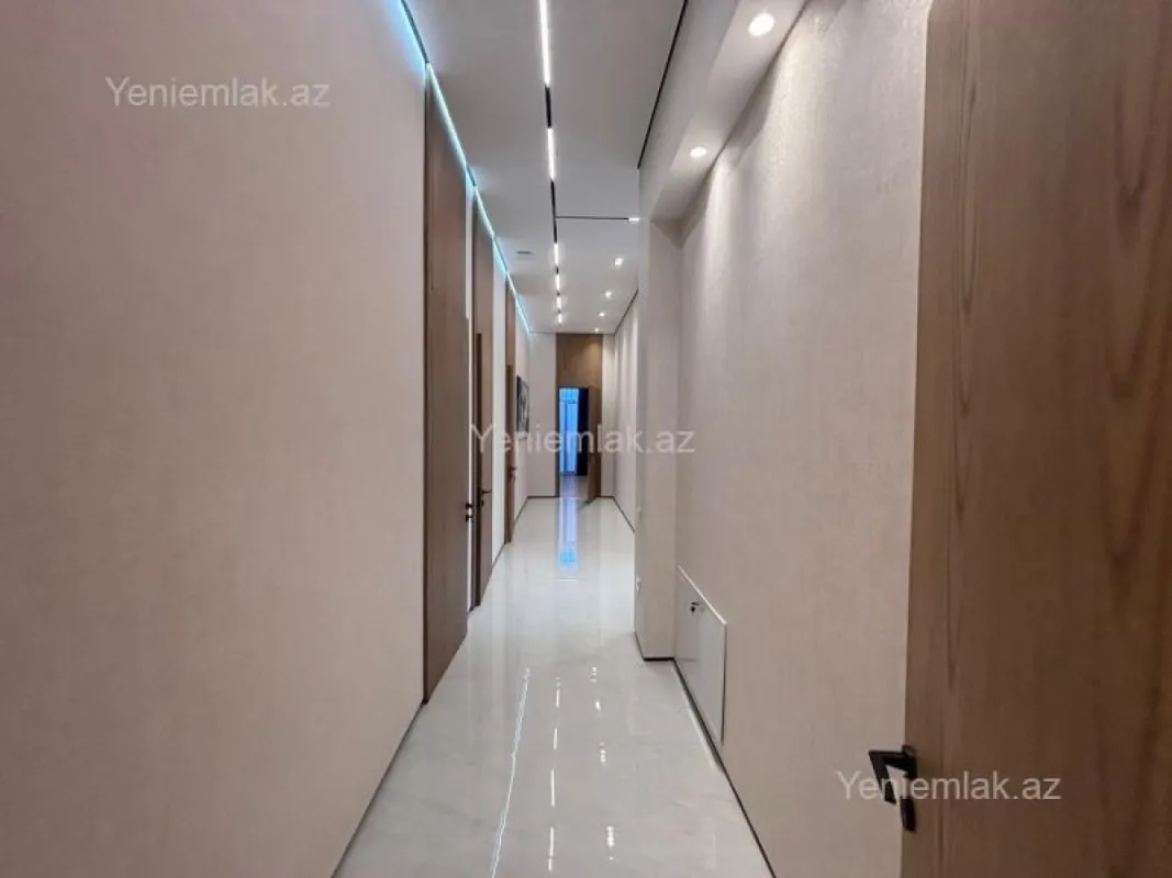 Satılır 5 otaqlı həyət evi 250 m²